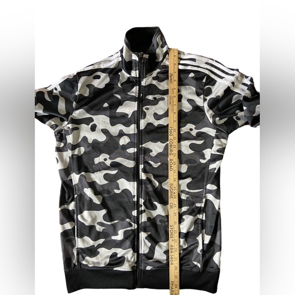Adidas Essentials Camo Tricot Track
Jacket Medium - Picture 4 of 9